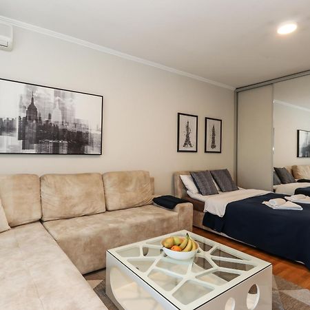 New Belgrade Apartments, Parking 5 Eur Per Day エクステリア 写真