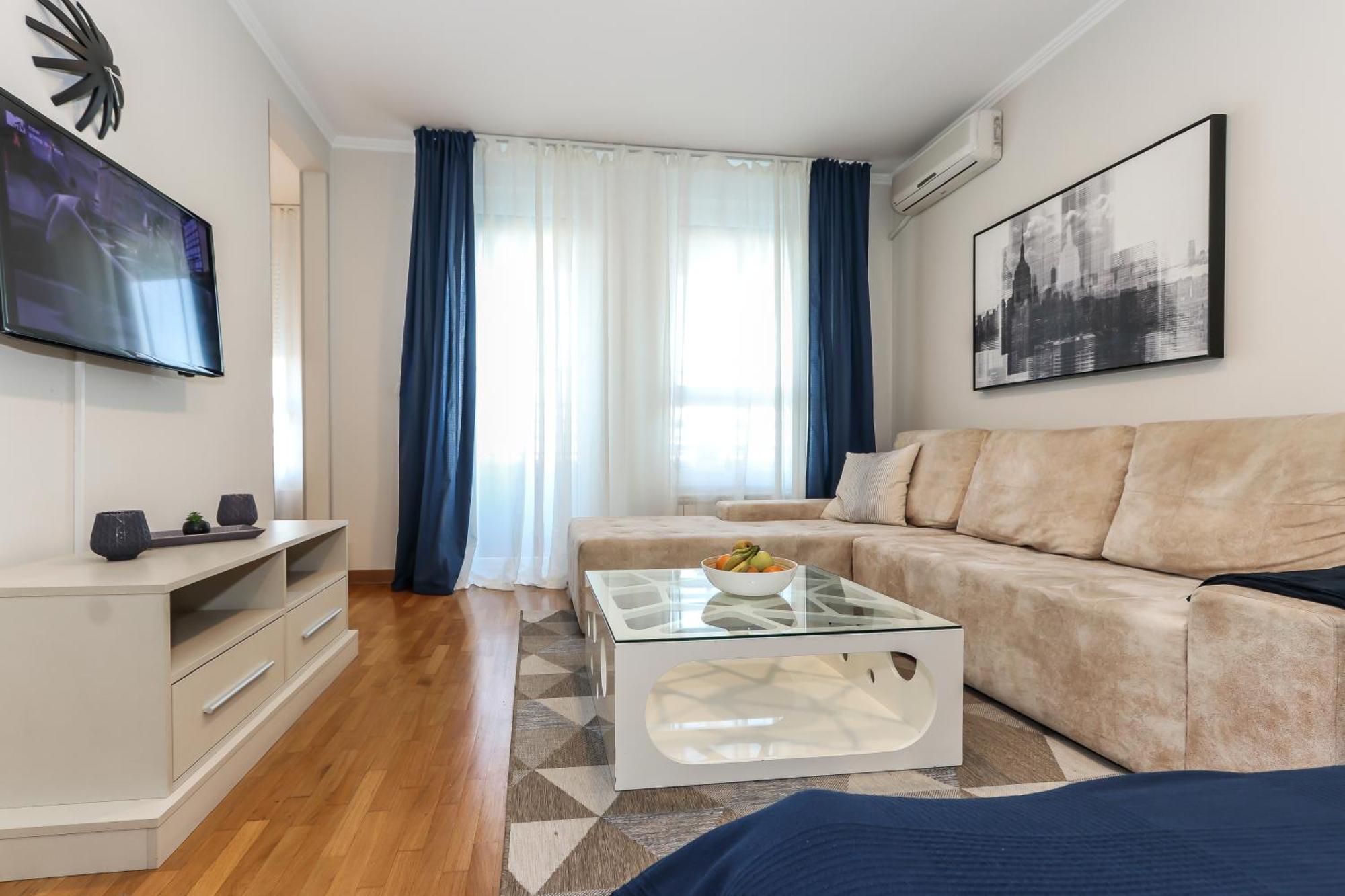 New Belgrade Apartments, Parking 5 Eur Per Day エクステリア 写真