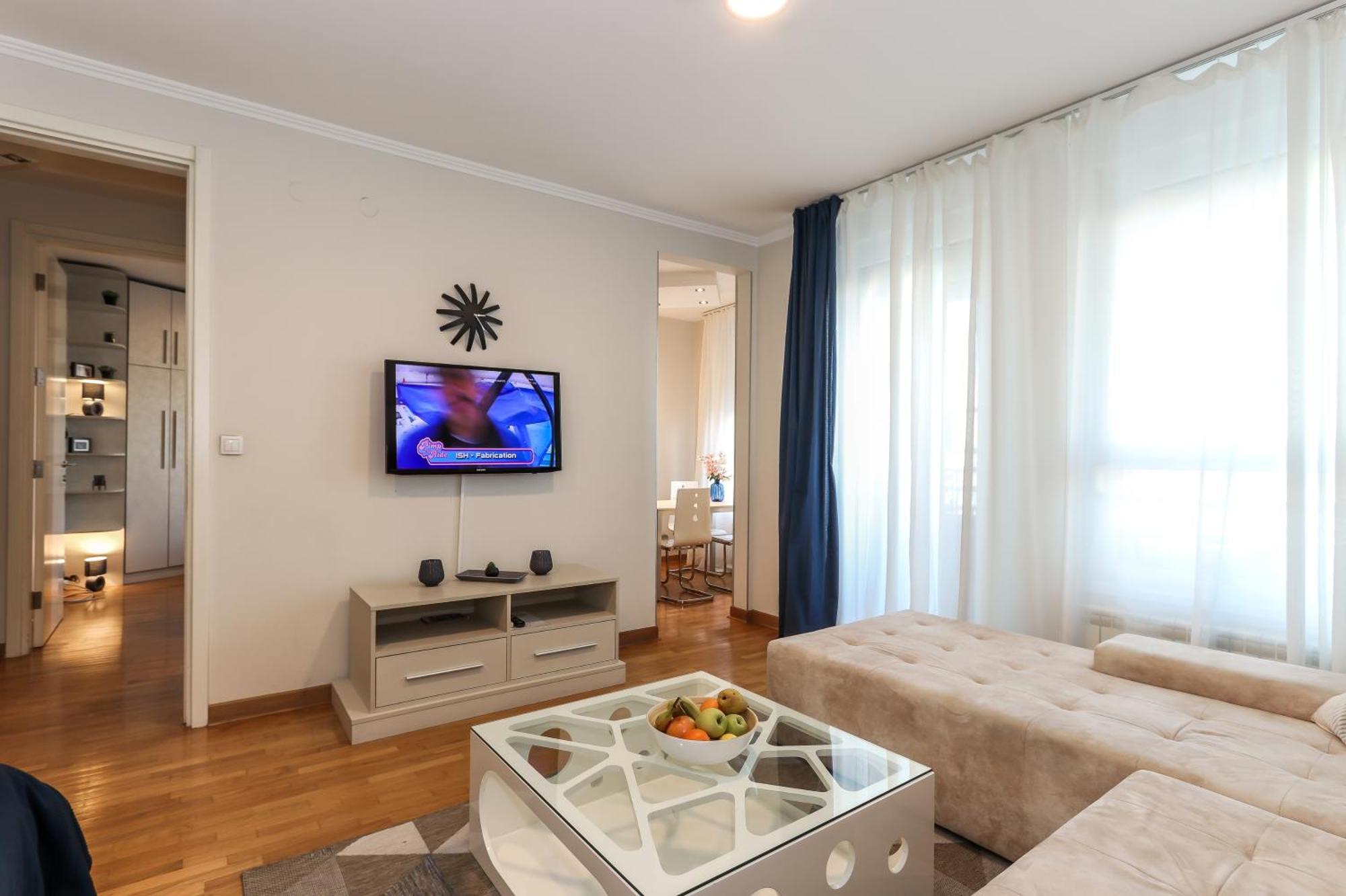 New Belgrade Apartments, Parking 5 Eur Per Day エクステリア 写真