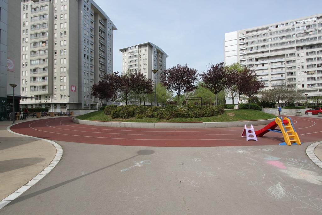 New Belgrade Apartments, Parking 5 Eur Per Day エクステリア 写真