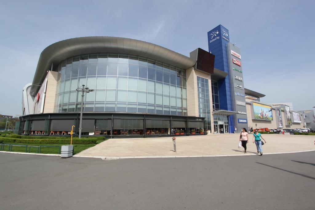 New Belgrade Apartments, Parking 5 Eur Per Day エクステリア 写真